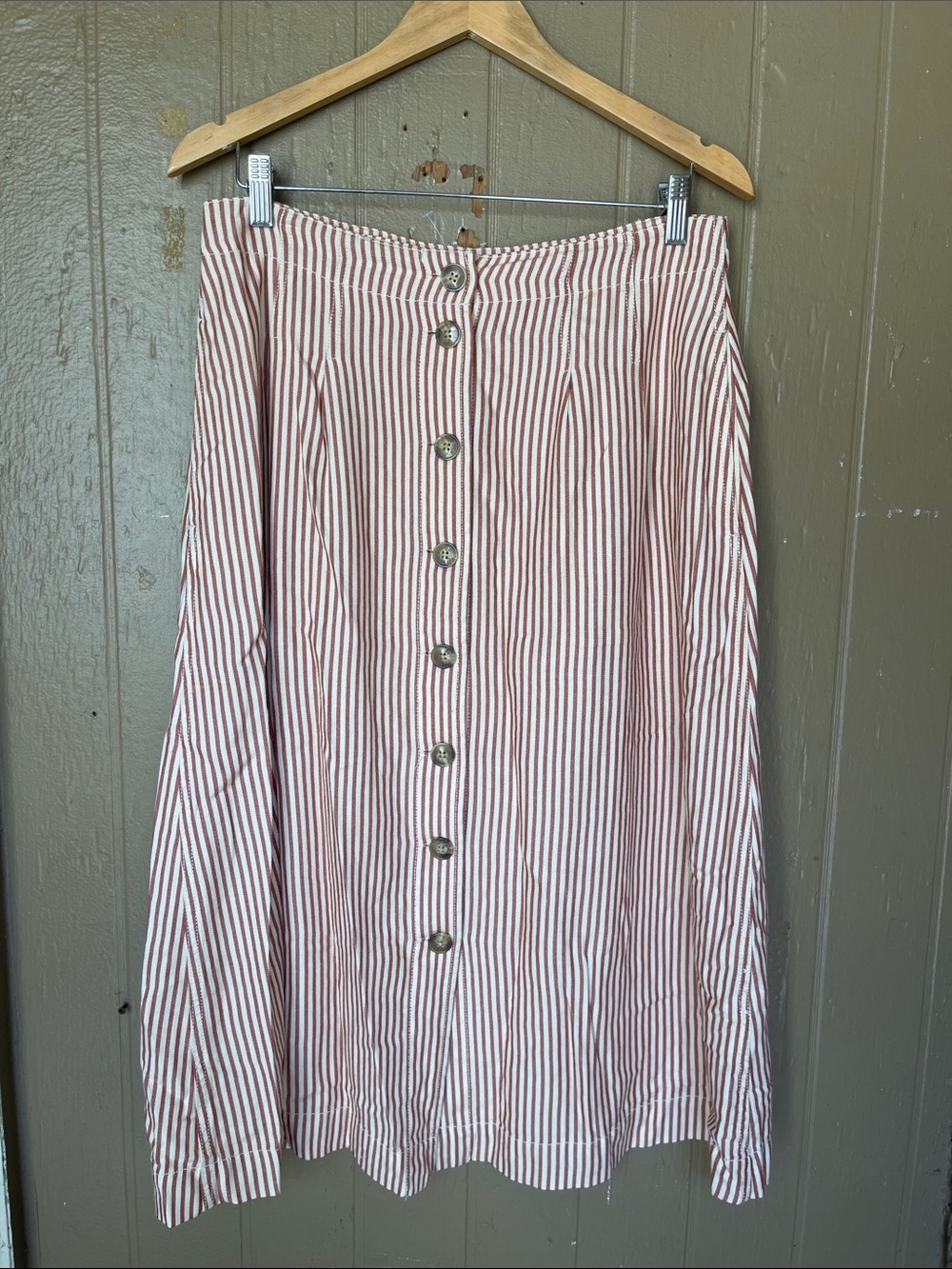 Madewell Patio Button-Front Striped Midi Skirt in Clay Stripe Size 10 - Picture 2 of 7